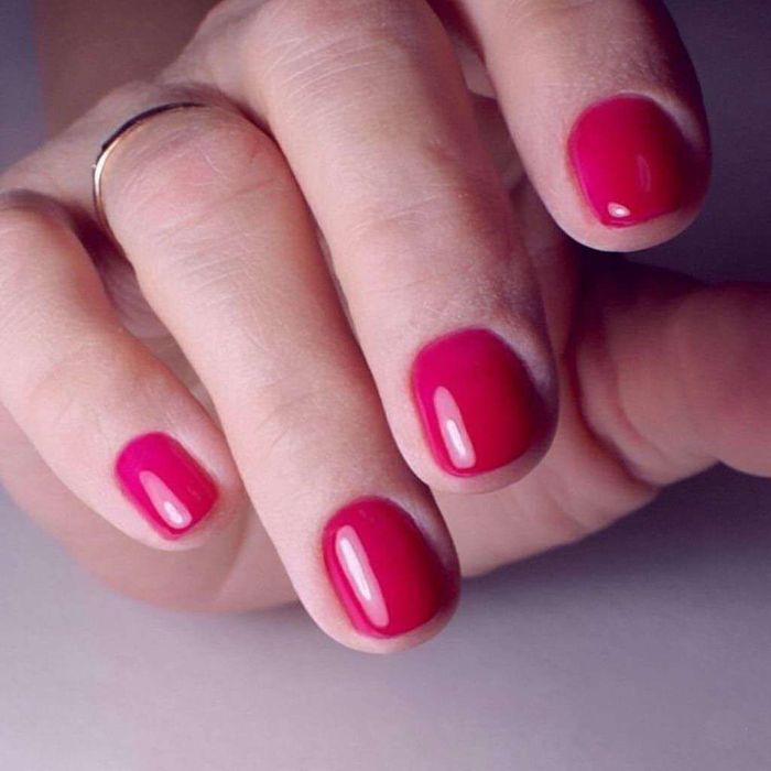 Маникюр, педикюр.