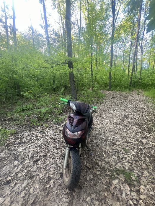 Vând scuter 50cc în stare bună de funcționare pornește ușor la buton și la pedala