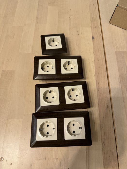 Запазени лонтакти Легранд висок клас  Legrand