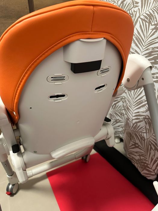 Детско столче за хранене Peg Perego PRIMA PAPPA Follow Me, Много запазено, всички аксесоари, произведено в Италия