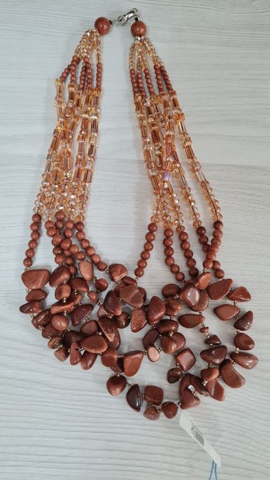 Колье новое из самоцветов