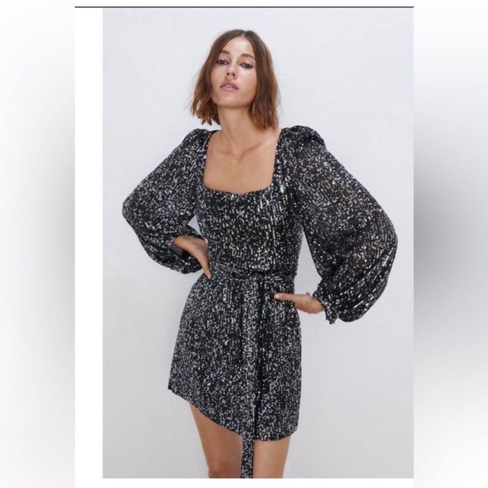 Платье Zara женская