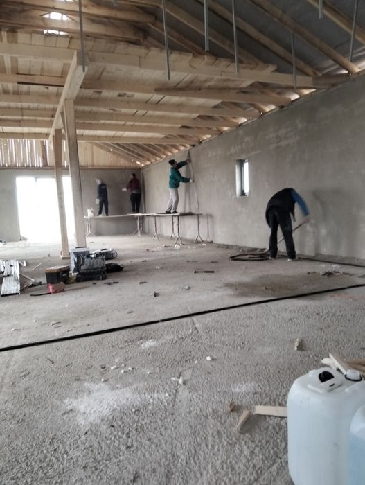 Tencuiala mecanizata finisaje interioare și exterioare