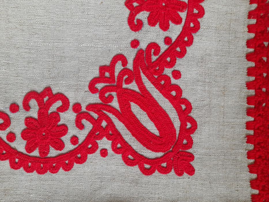 Fata de masa brodata/ hand made