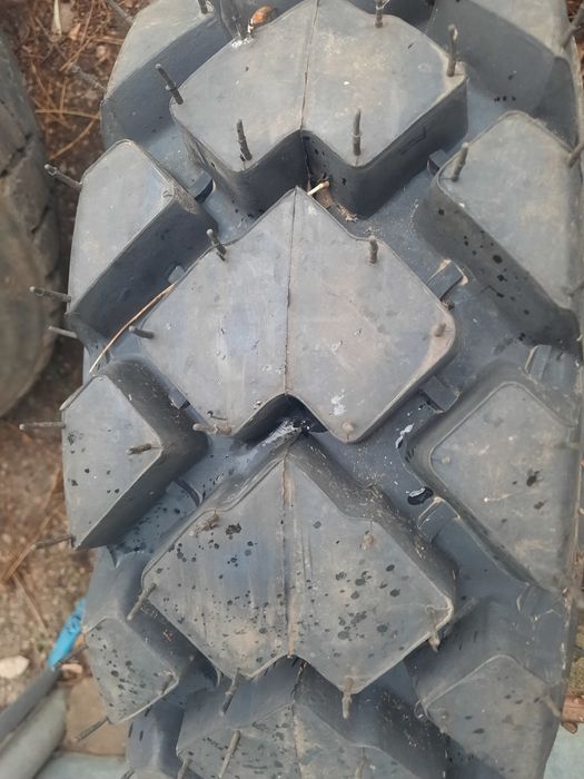 Гуми За Бобкат 10/16.5=360лв.с ДДС.