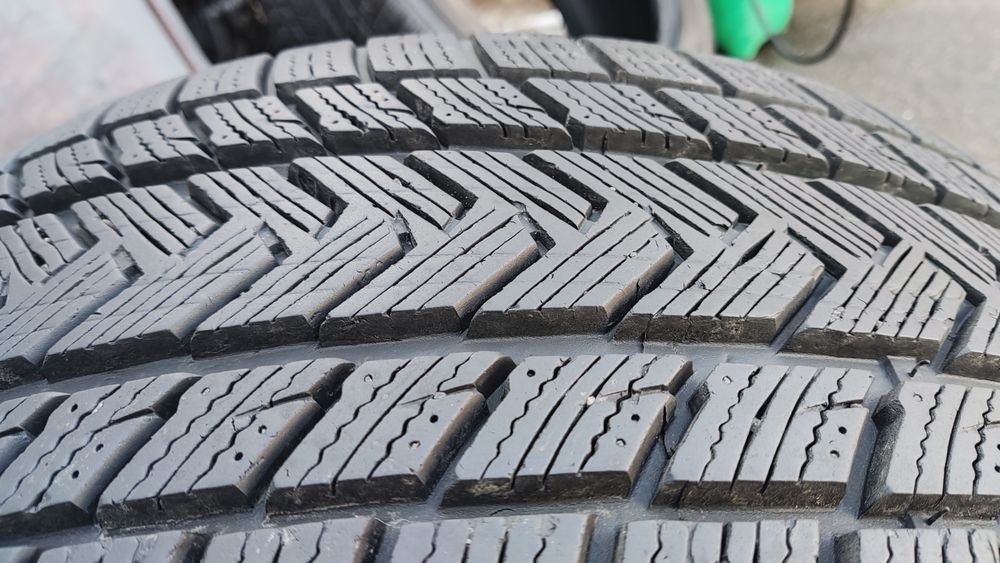 2бр. зимни гуми 245/50/18 Gripmax Super Grip Pro
dot23