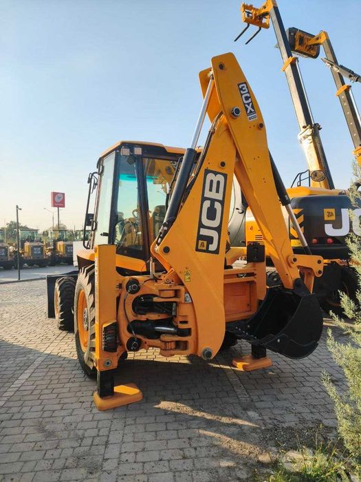 Экскаватор-погрузчик JCB 3CX ECO