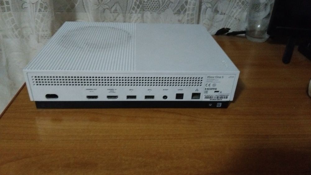 Vând xbox one s e ca nou