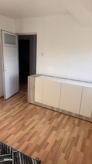 Apartament 2 camere, mansardă, colina universității