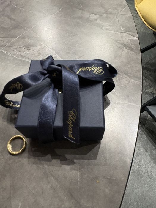 Chopard -златен пръстен ice cube с диамант