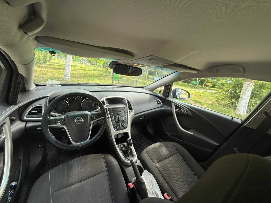 Vand Opel Astra J an fabricatie 2011, diesel, motor 1.7 CDTI, 115 CP