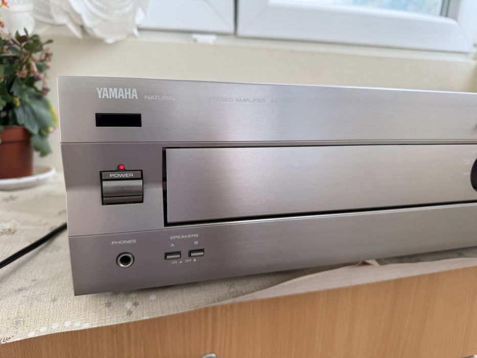 Yamaha AX-592 Качествен стерео усилвател
