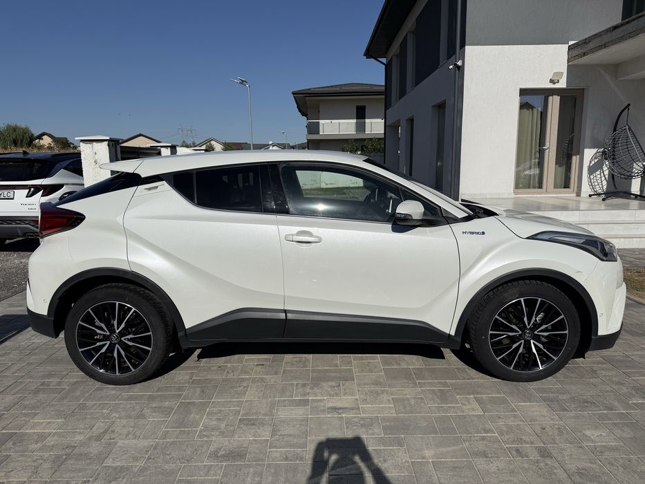 TOYOTA C-HR 1.8 Hybrid LOUNGE / 2017 / Istoric Toyota / Garantie /74.000 km