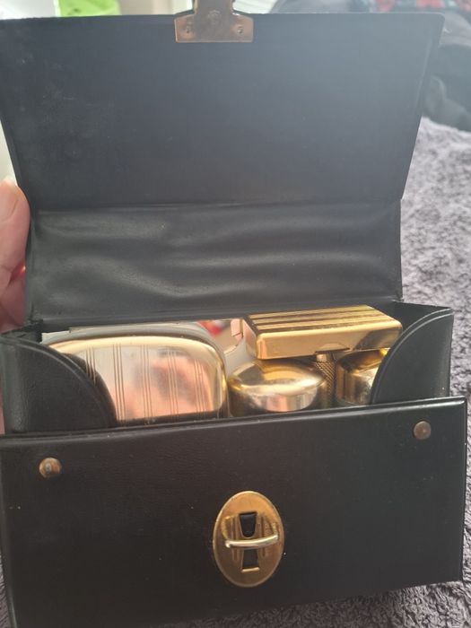 Продавам винтидж комплект за бръснене