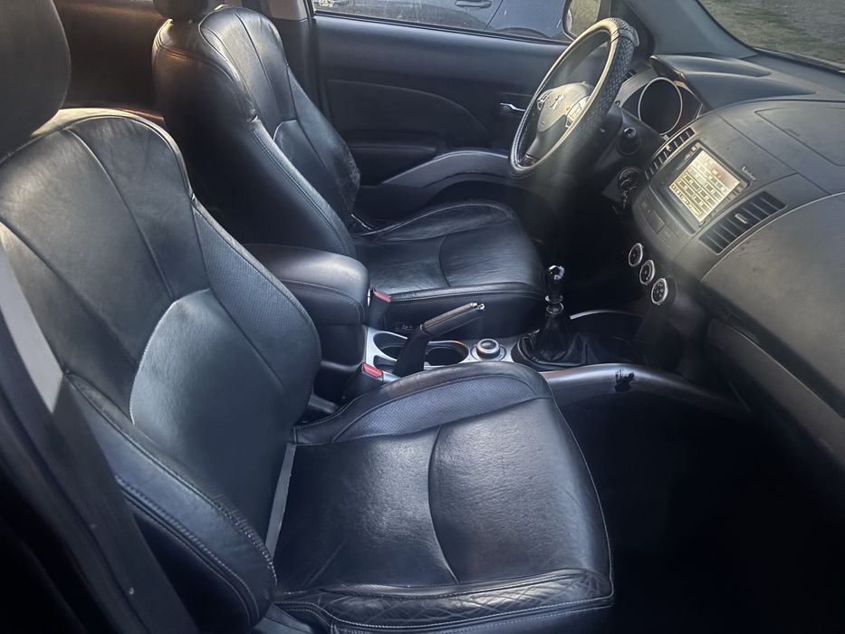 Peugeot 4007 diesal 7 locuri ,   4+4