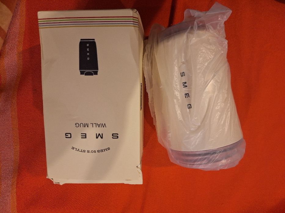 ТЕРМО чаша SMEG, има и кремава, жълта