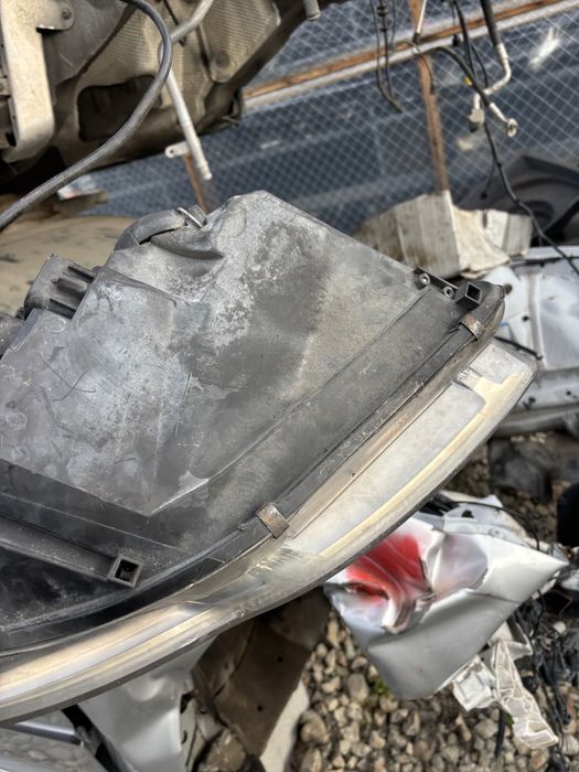 ляв фар за audi a4 b7