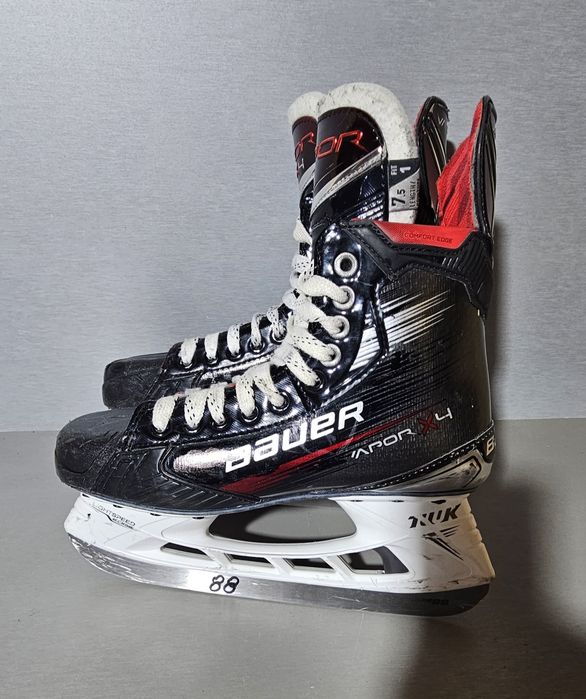 Patine 88 hochei hockey Bauer Vapor X4  marime  40,5-41  ( 27   cm lungime interioara).