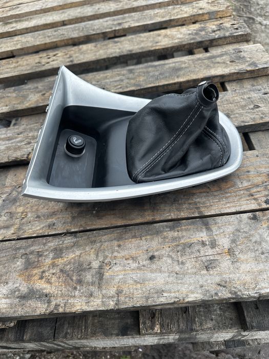 Конзола с маншон за скоростен лост Lancia Delta III 2009-2014г