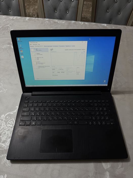 Ноутбук Asus X553S самый раз для учёбы работы онлайн уроков фильмов
