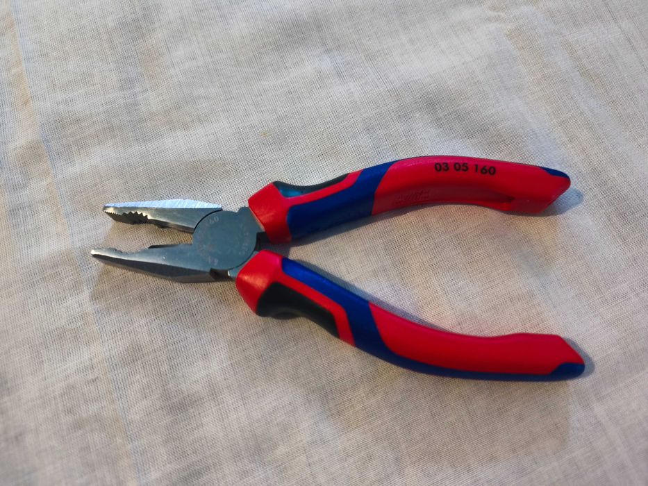 Cleste combinat/patent Knipex cromat cu maner multicomponent 160 mm