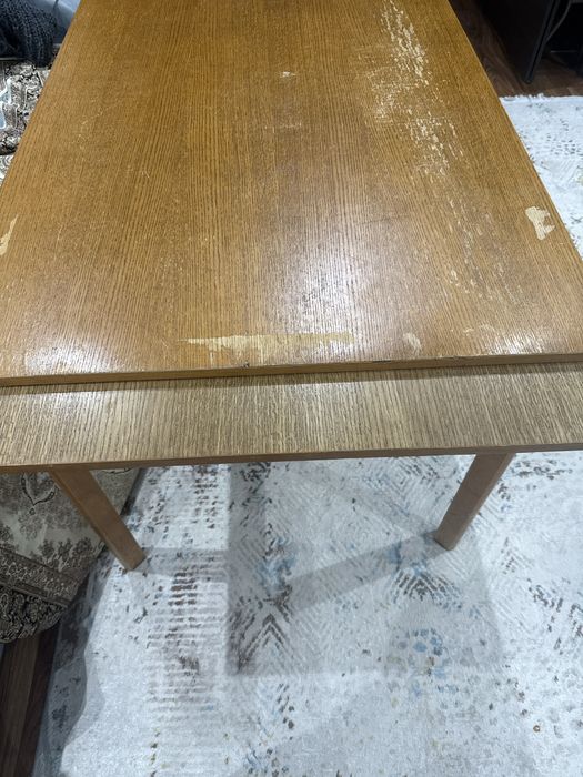 Срочно продам стол и  стулья