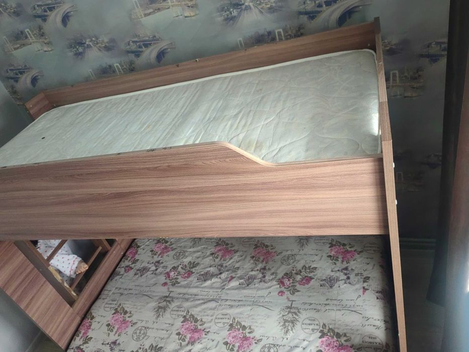 Кровать двухъярусная