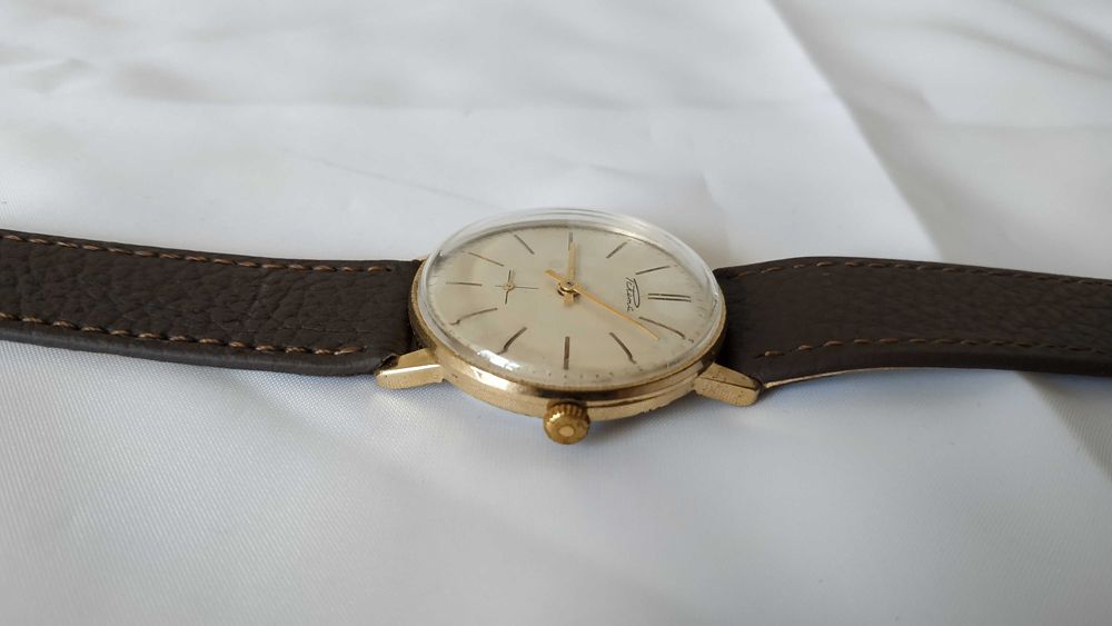 Мъжки механичен ръчен часовник - Ракета / Raketa - позлатен