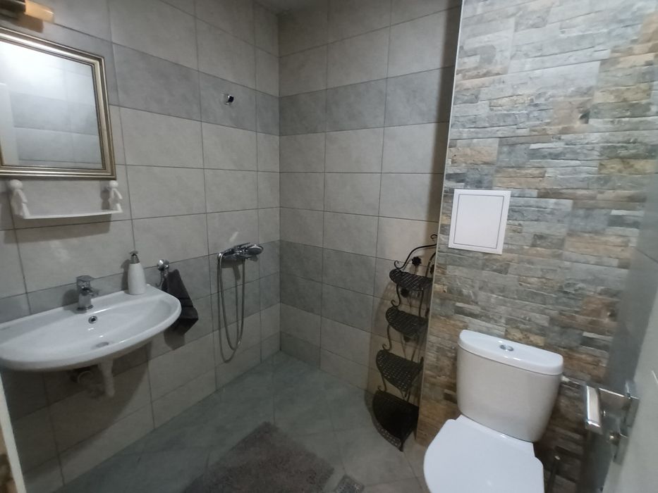 Дава се под наем Двустаен апартамент в Пловдив, Гагарин - 70 кв.м за 400 € - Снимка #6