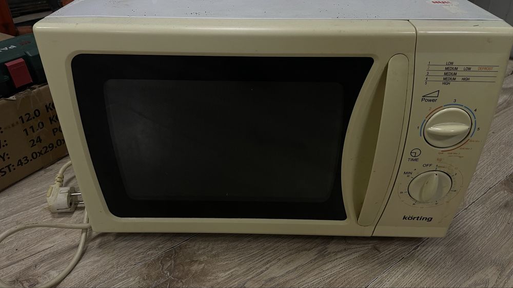 Микровълнова фурна Korting