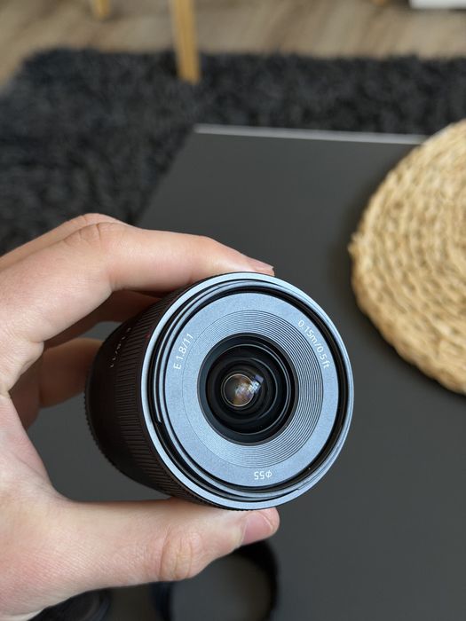 Широкоъгълен обектив SONY E 11mm F1.8
