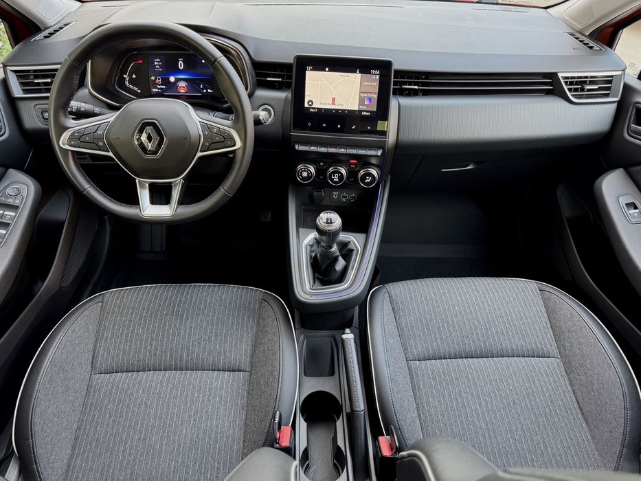 Renault Clio 5 - 19.000KM - An Fabricație 2020/05 - Model Intens TCe 100 CP - Revizii Anuale Reprezentanță.