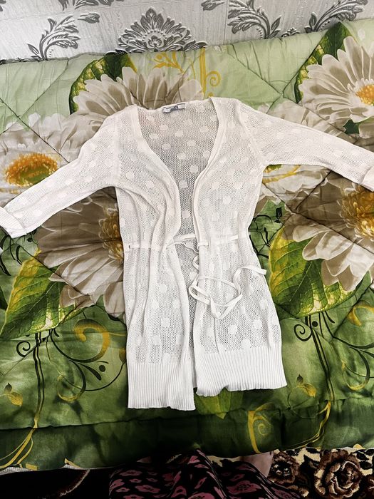 Накидка белая вязанная нежная