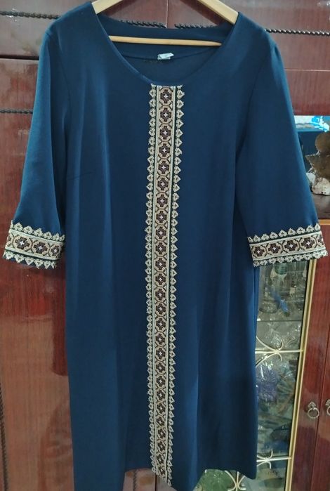 Продам платье б. У. 54 размер 5000тг.