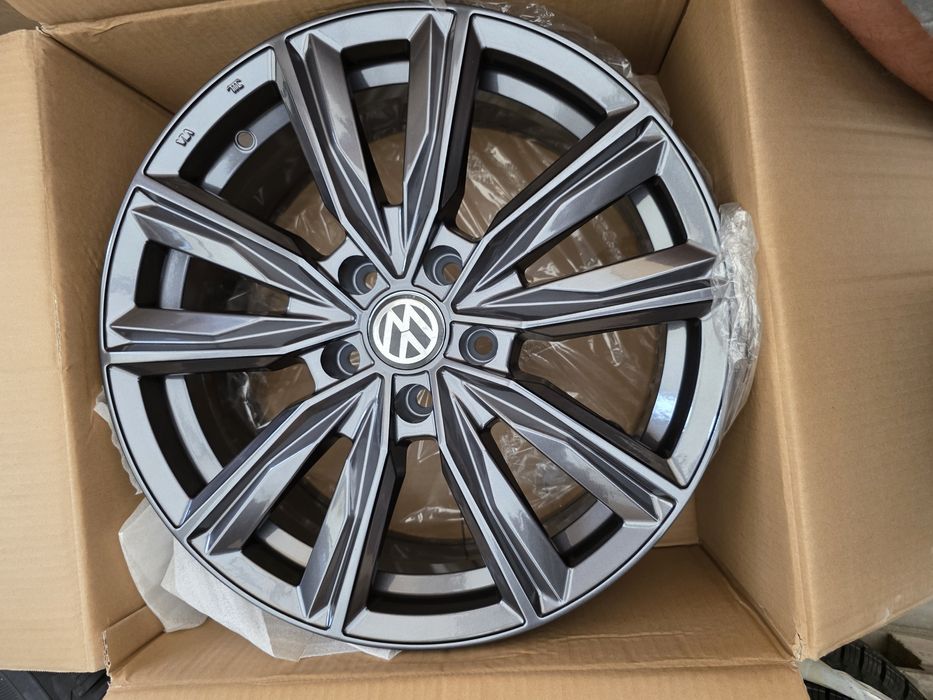 Jante de aliaj pentru vw pe 17 marca silver line model  Akron