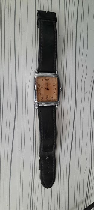 Часовник Емпорио Армани