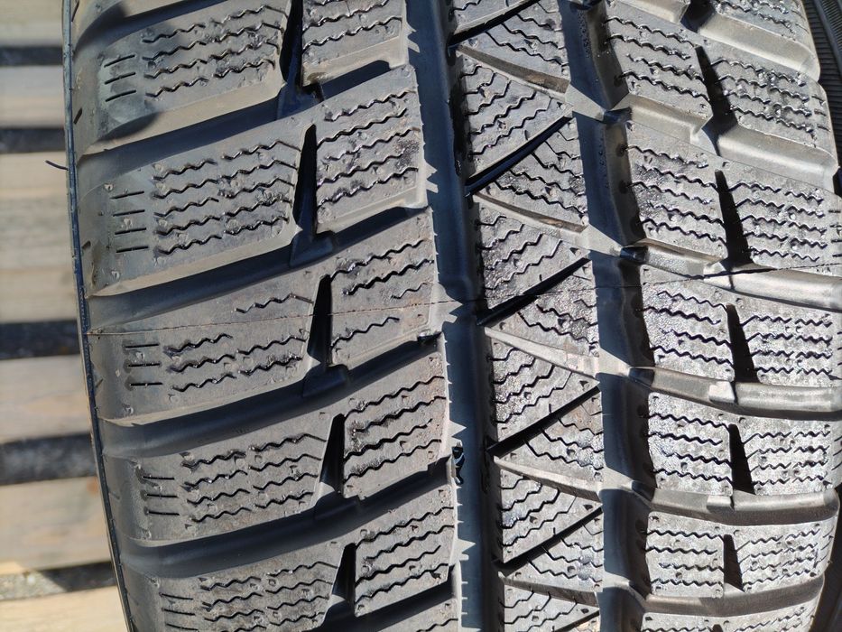 215/55/16 Фалкен ДОТ 2016 г - Чисто нови