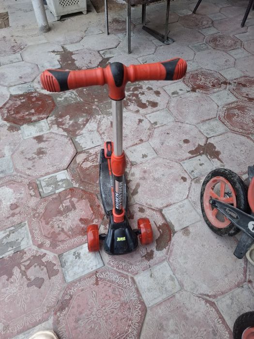 Детский самокат В хорошем состоянии