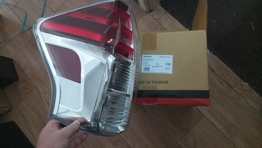 Lampa stop Toyota prius plus piese caroserie Toyota produs plus