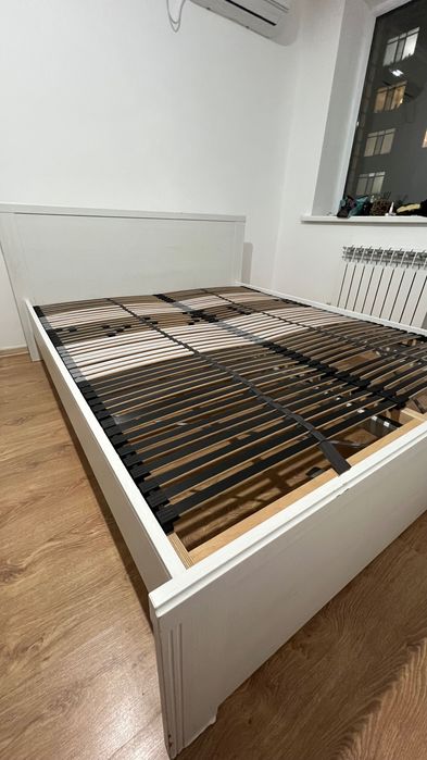 Кровать для спальни двухспальная