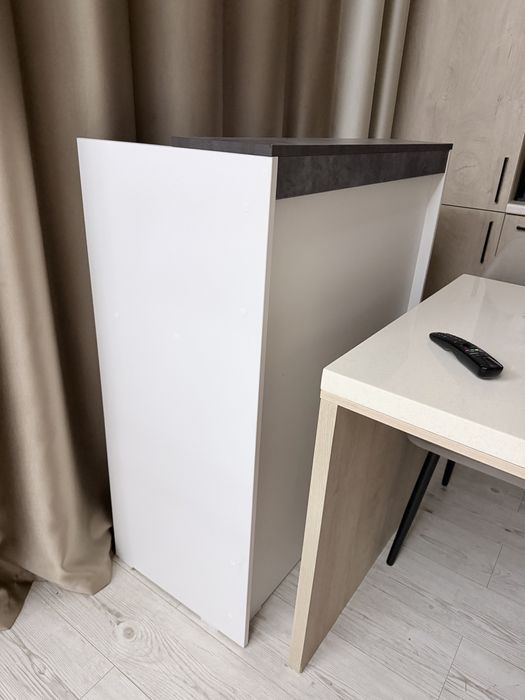 Ресепшен прямой 90х45х108см. С подсветкой