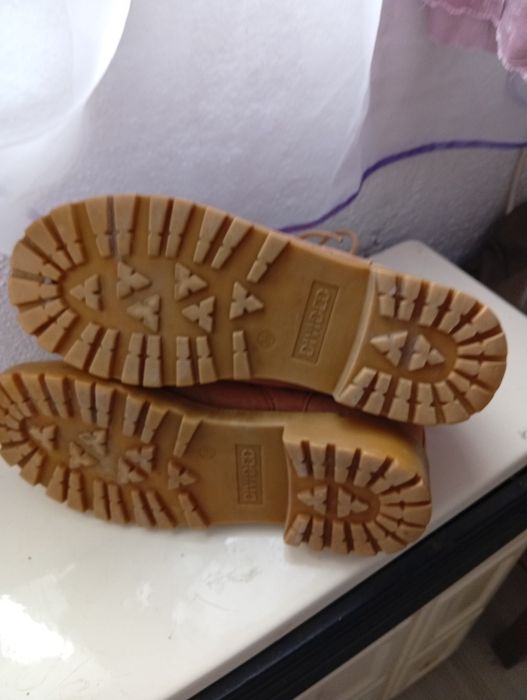 Ghete de piele intoarsa