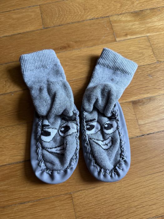 Бебешки чорапки с кожена подметка