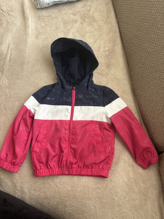 Яке за момиче Guess 2г.