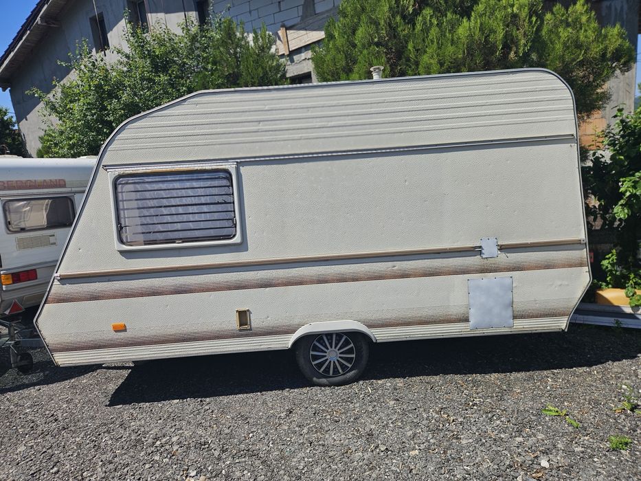 Rulota caravana inmatricilata RO Gata de pescuit are 645 kg