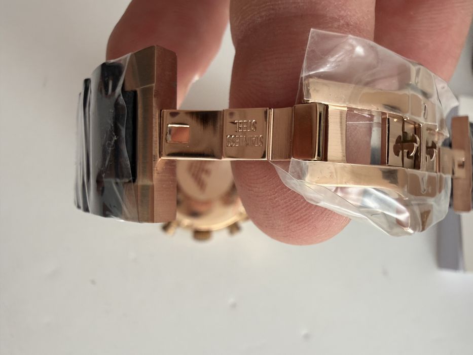 Ceas Armani  barbatesc nou,original