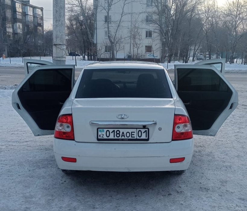 Продам Приору 2012 год