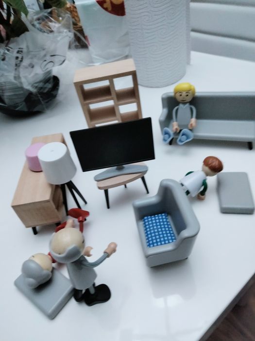 jucărie Mobilier living cu 4personaje