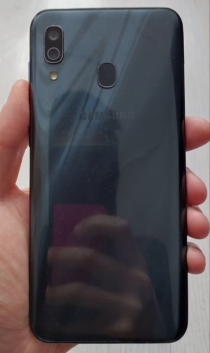 Продам Samsung Galaxy A30