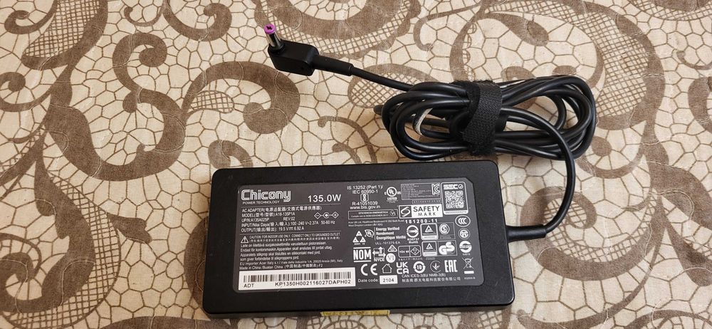 ACER 135W Incarcator 19.5V-6.92A Adaptor fuctional